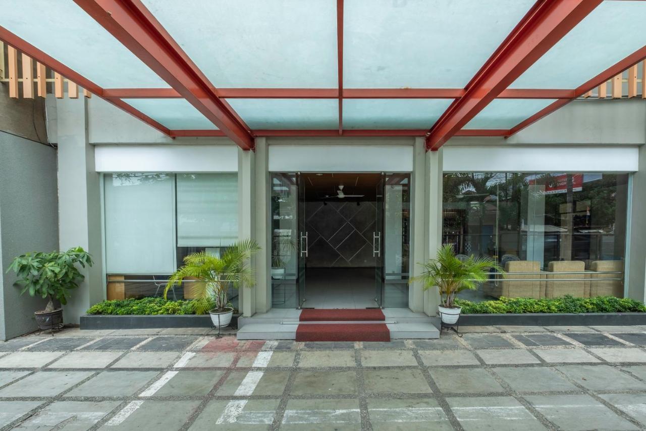 Oyo 2329 Hotel Nyland 3 Cijagra Bandung Bagian luar foto